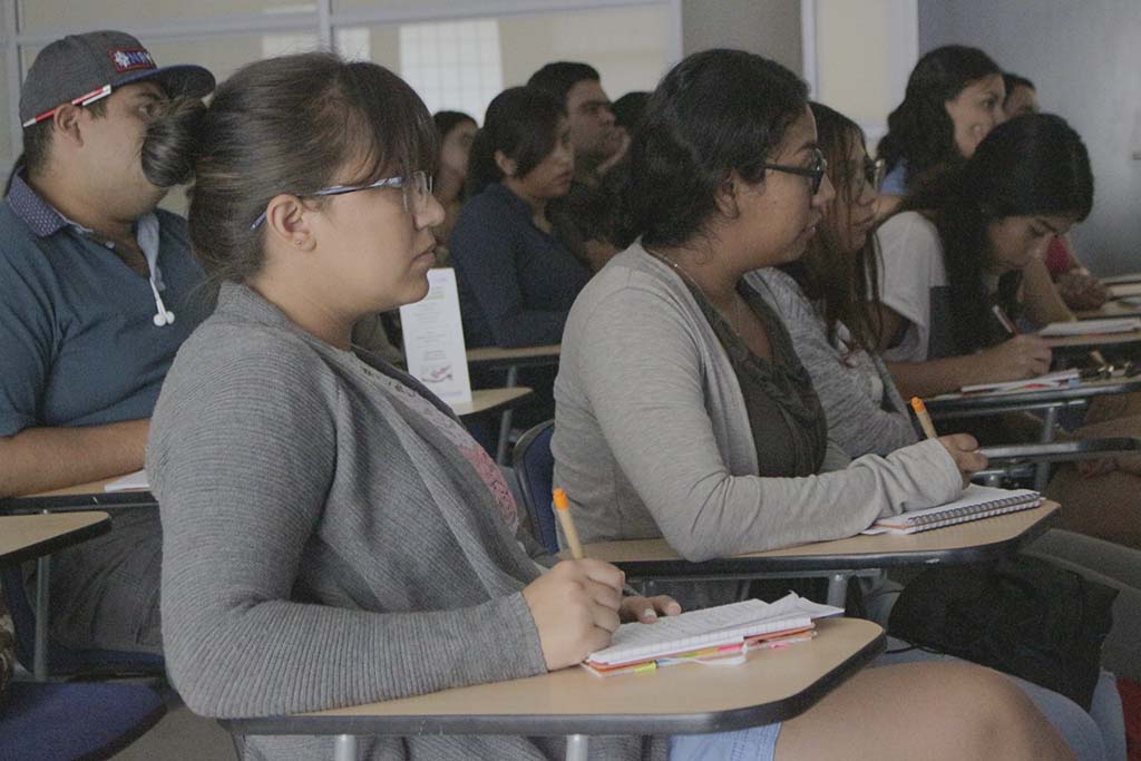 Capacitación estudiantes Programa Delfín