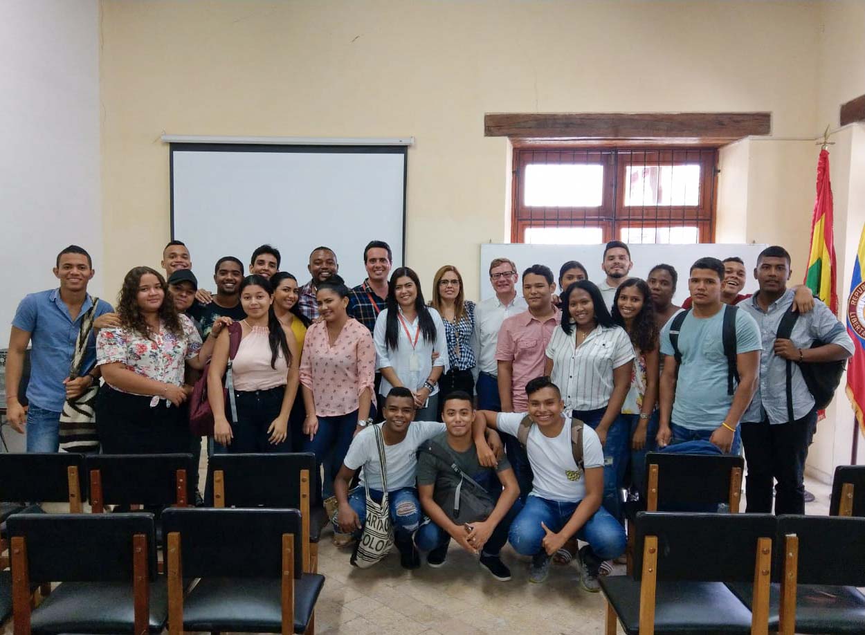 Vicedecano de la Facultad de Derecho de la ULE realiza conferencia para estudiantes Uninúñez