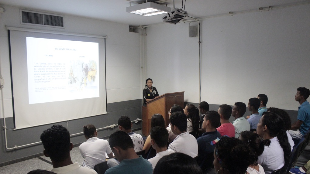 celebracion_dia_del_idioma_uninunez_muestra_literaria_biblioteca_2016_2.jpg?web=1