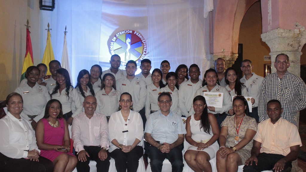 ceremonia_de_imposicion_de_simbolos_atencion_prehospitalaria_aph_uninunez_2016_CURN-PC03_1.JPG